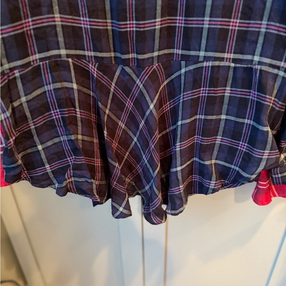 Lucky Brand Purple Plaid VNeck Shirt w flounce rear hem SZ XL - Picture 4 of 14